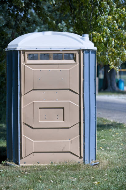Best Porta potty delivery and setup  in Lakin, KS
